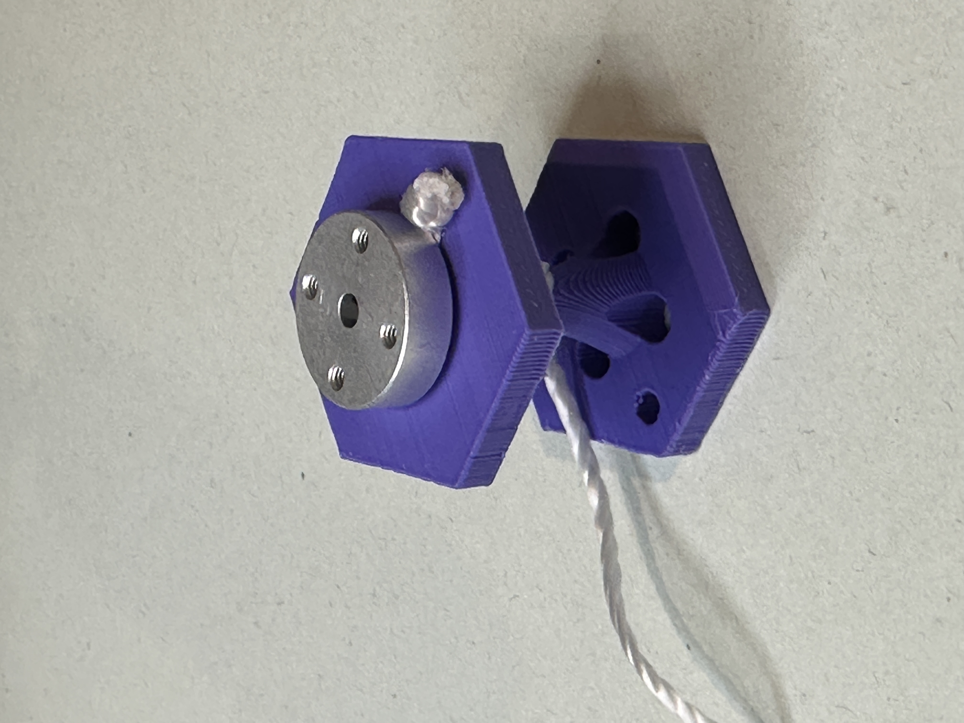 Showing the position of the mounting hub to the torque spool.